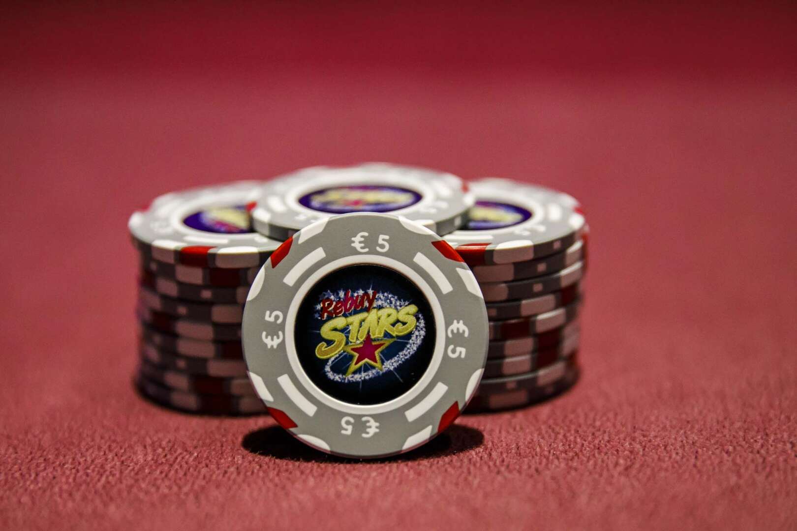 A Poker November egy szaftos készpénzes játékkal és 6000 € garanciával zárul