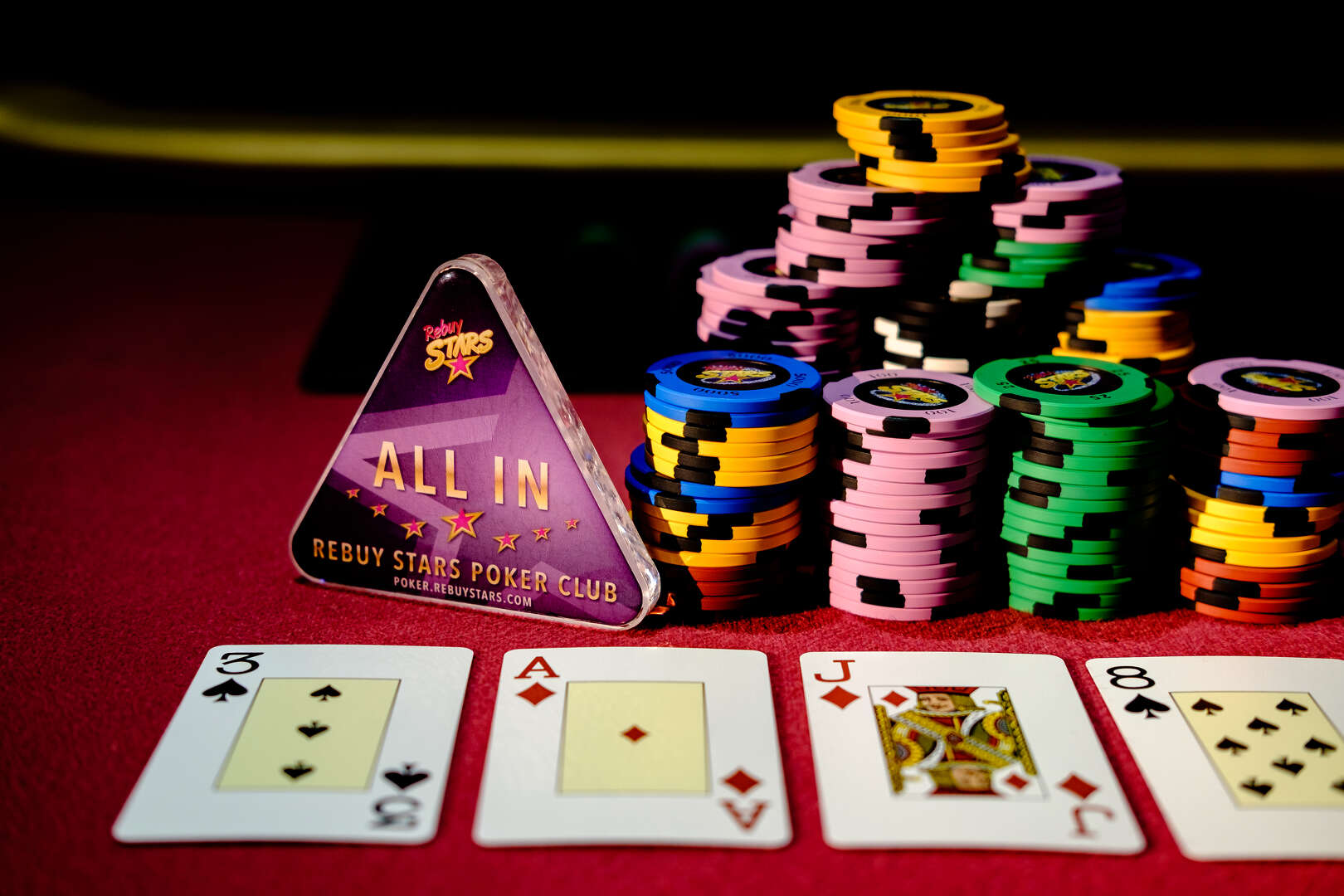 The chosen poker league has completed its first weeks! Who has a €4,000 freeroll within reach?